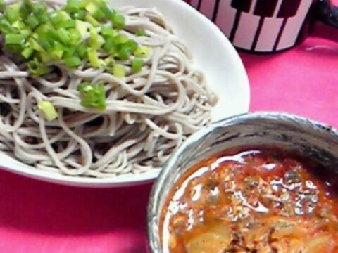 韓国風☆鯖のキムチ煮でめちゃウマつけ蕎麦